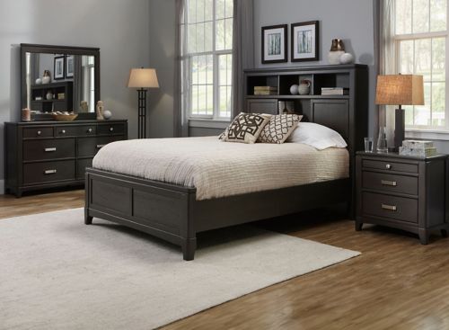 Raymour and flanigan store outlet queen bed