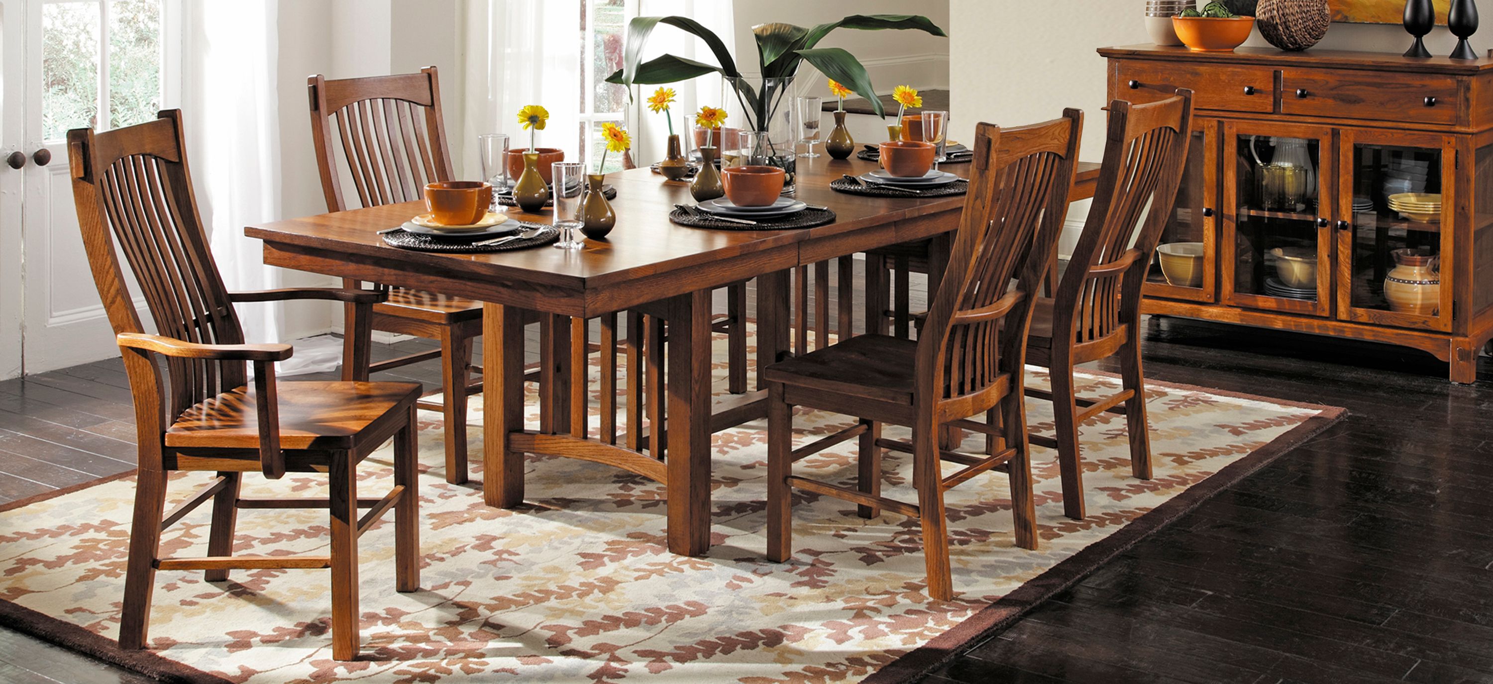 Laurelhurst 5 pc. Dining Set