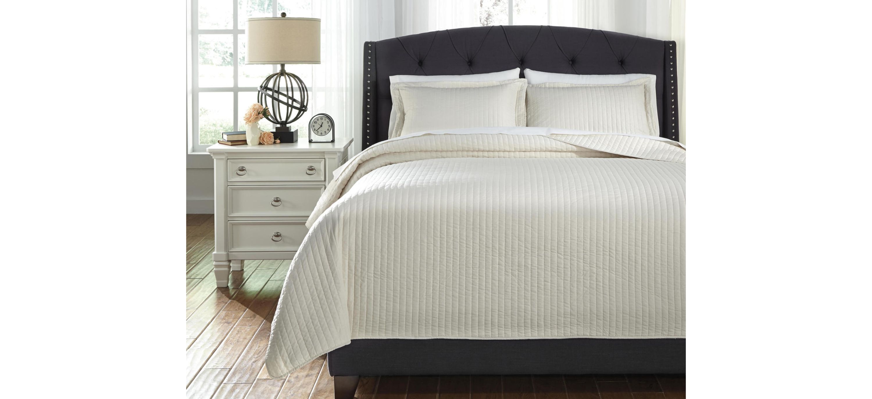 Raleda Queen Coverlet Set