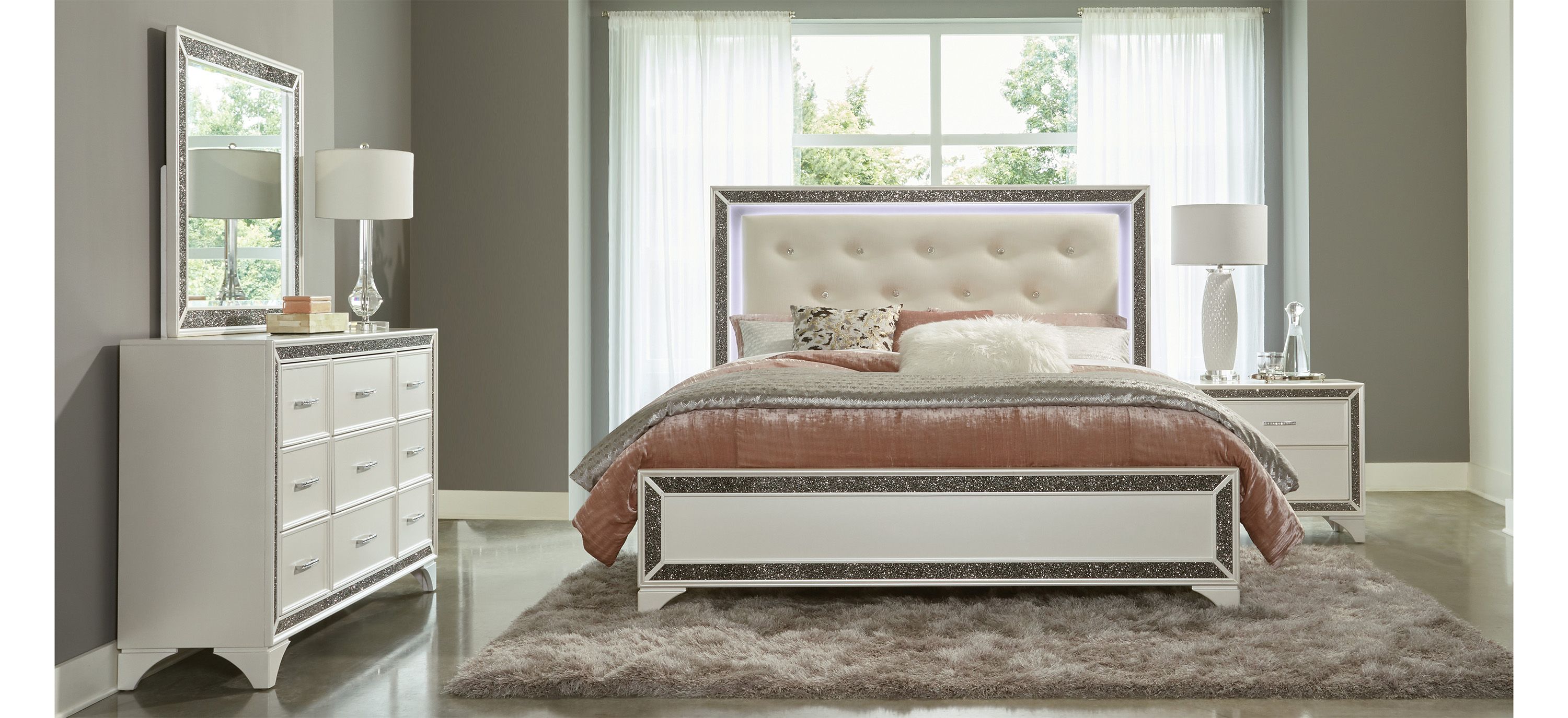 Mossbrook 4-pc. Upholstered Bedroom Set