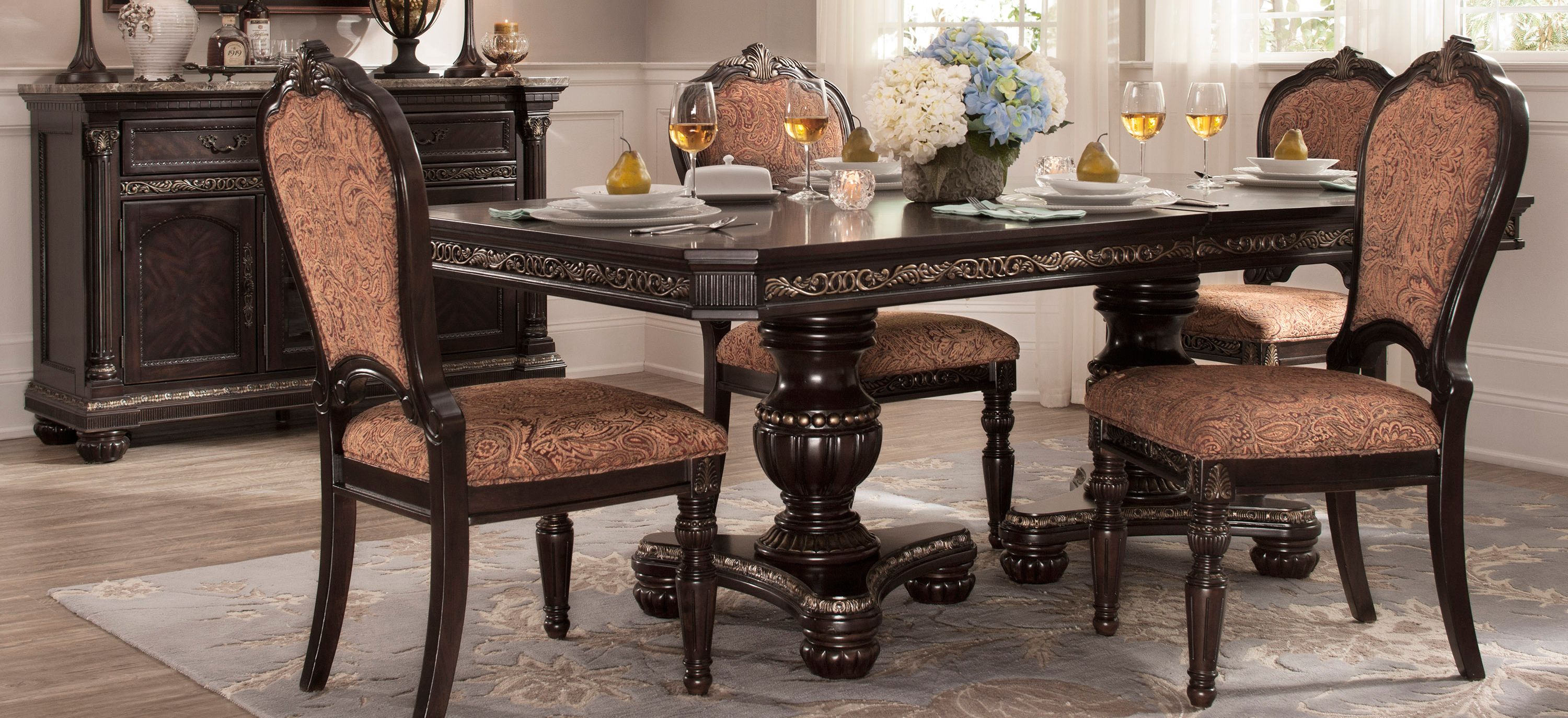 Regal Manor 5-pc. Dining Set