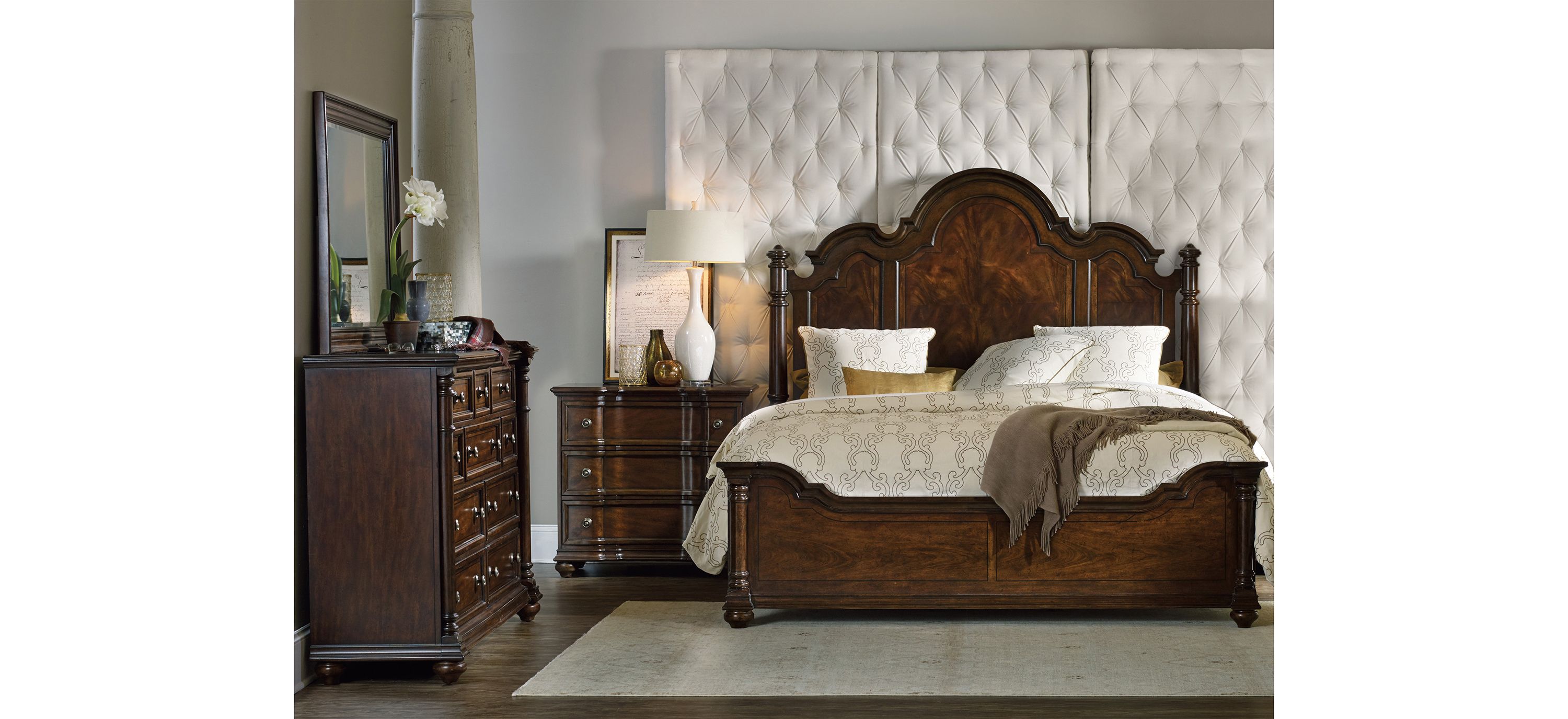 Leesburg 4-pc. Poster Bedroom Set