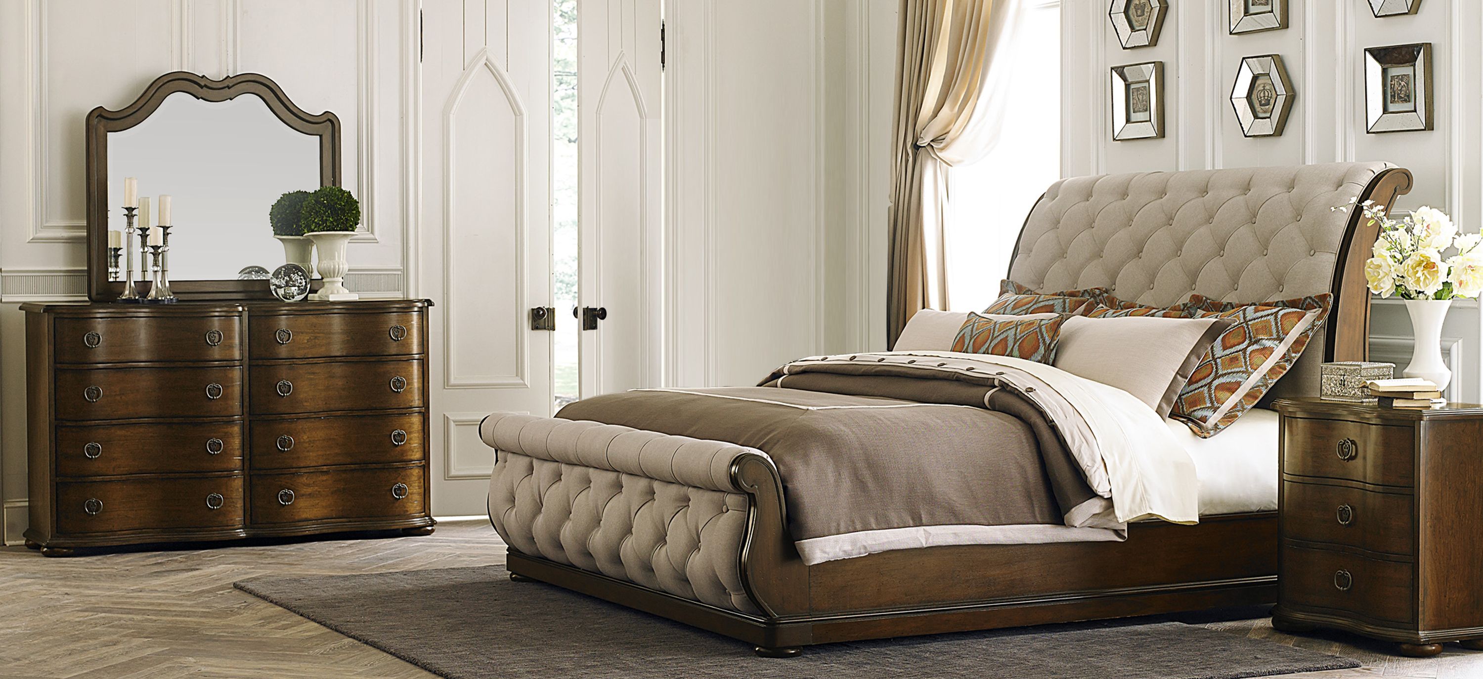 Cotswold Upholstered 4-pc. Sleigh Bedroom Set