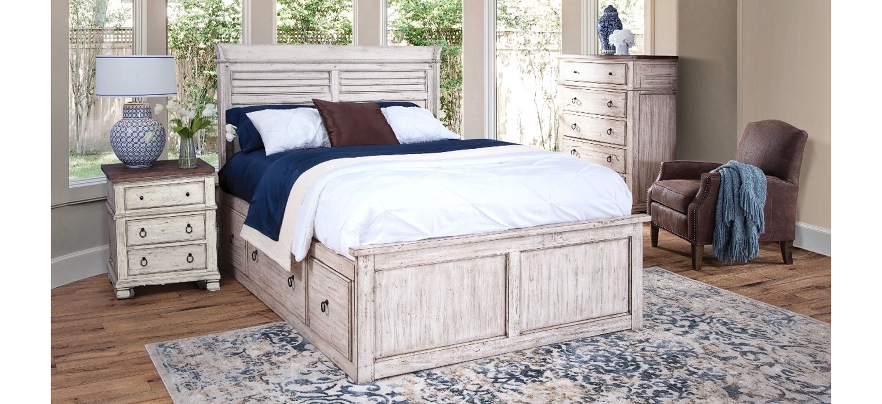 Belmont 3-pc. Queen Captains Storage Bed