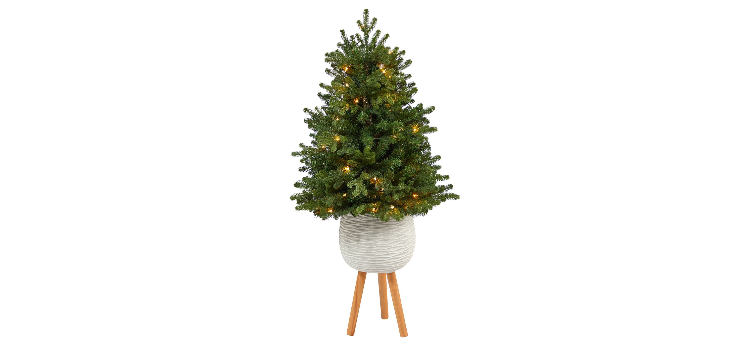 4 Pre-Lit  Washington Fir Artificial Tree