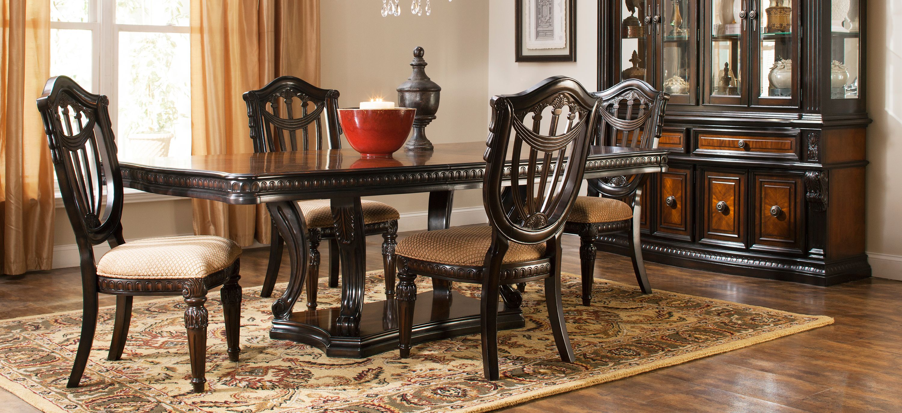 Bradford Heights 5-pc. Dining Set