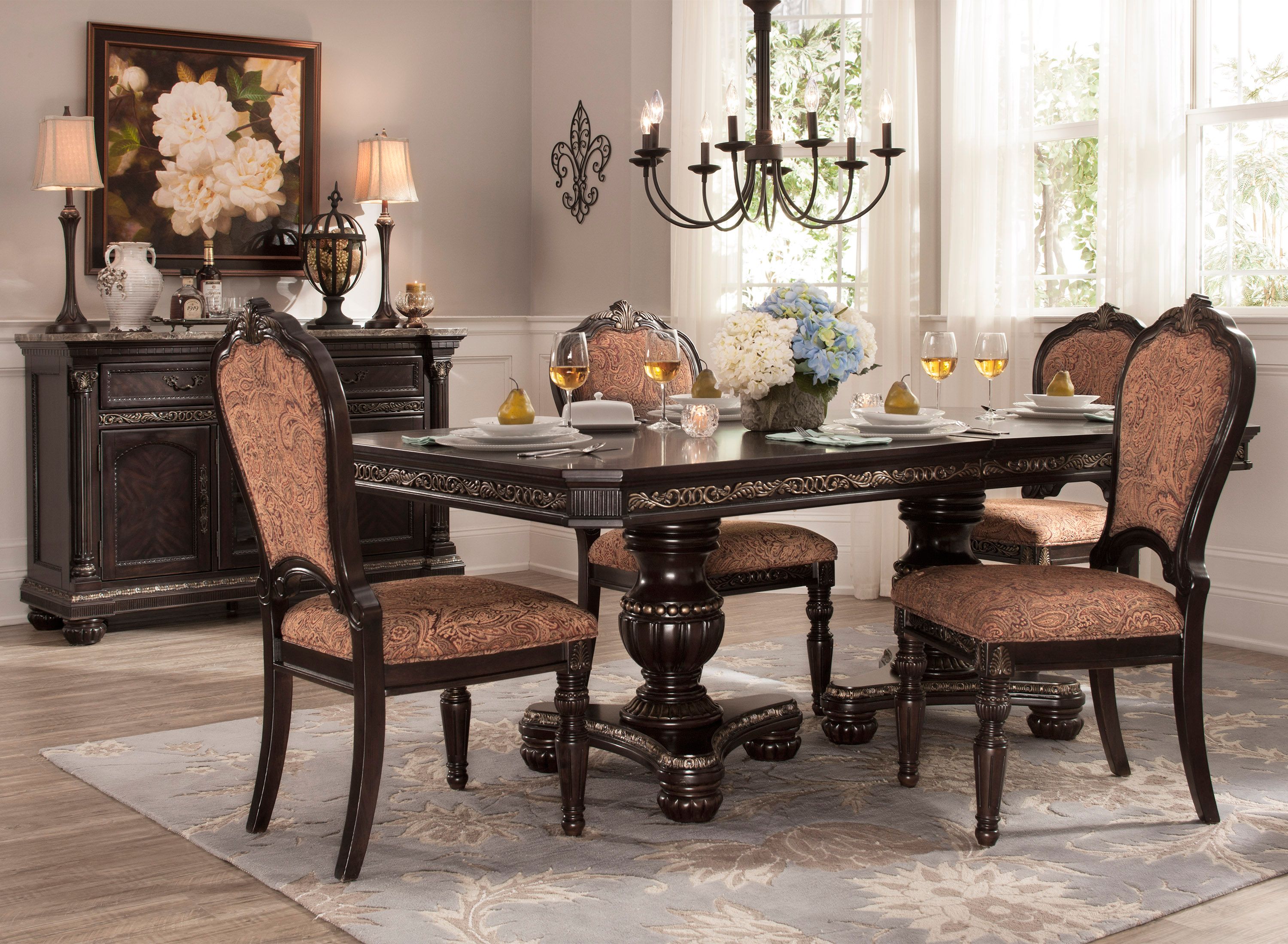 Regal 2025 dining set