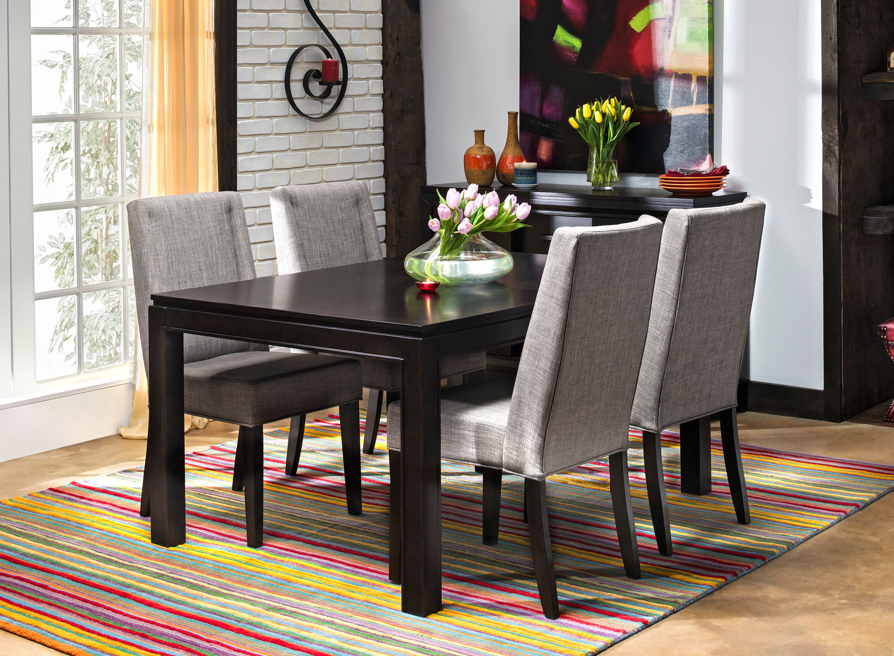 Raymour and flanigan kitchen store table and chairs