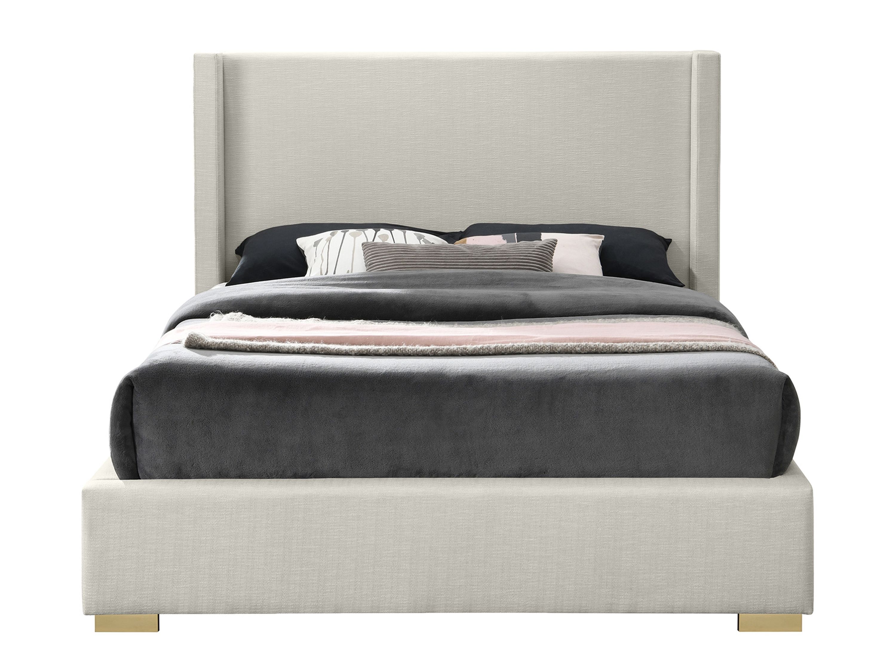 Royce Queen Bed | Raymour & Flanigan