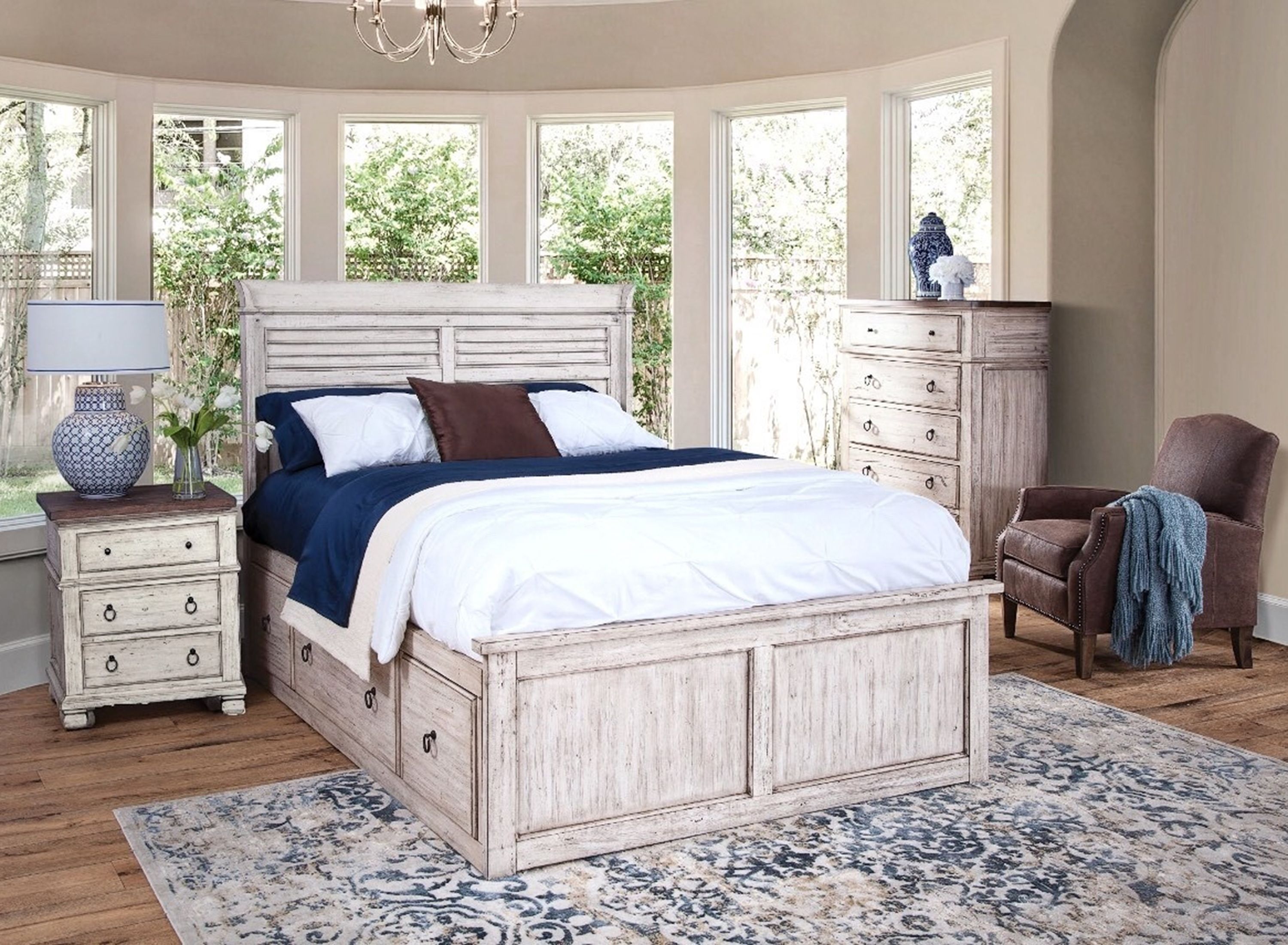 Raymour and flanigan store captains bed