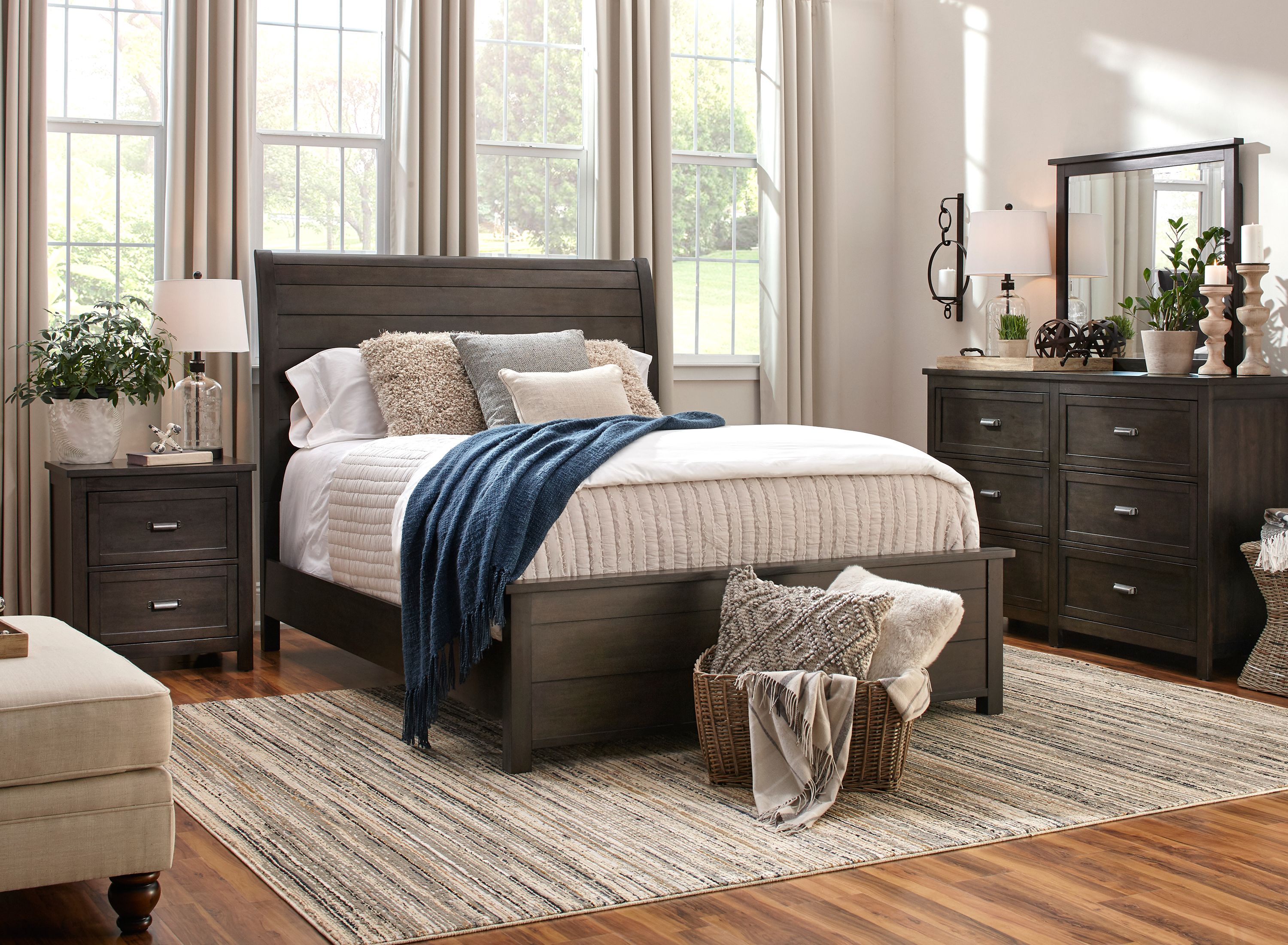 Raymour flanigan king size deals bedroom sets