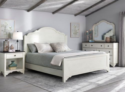 Queen bed raymour deals flanigan