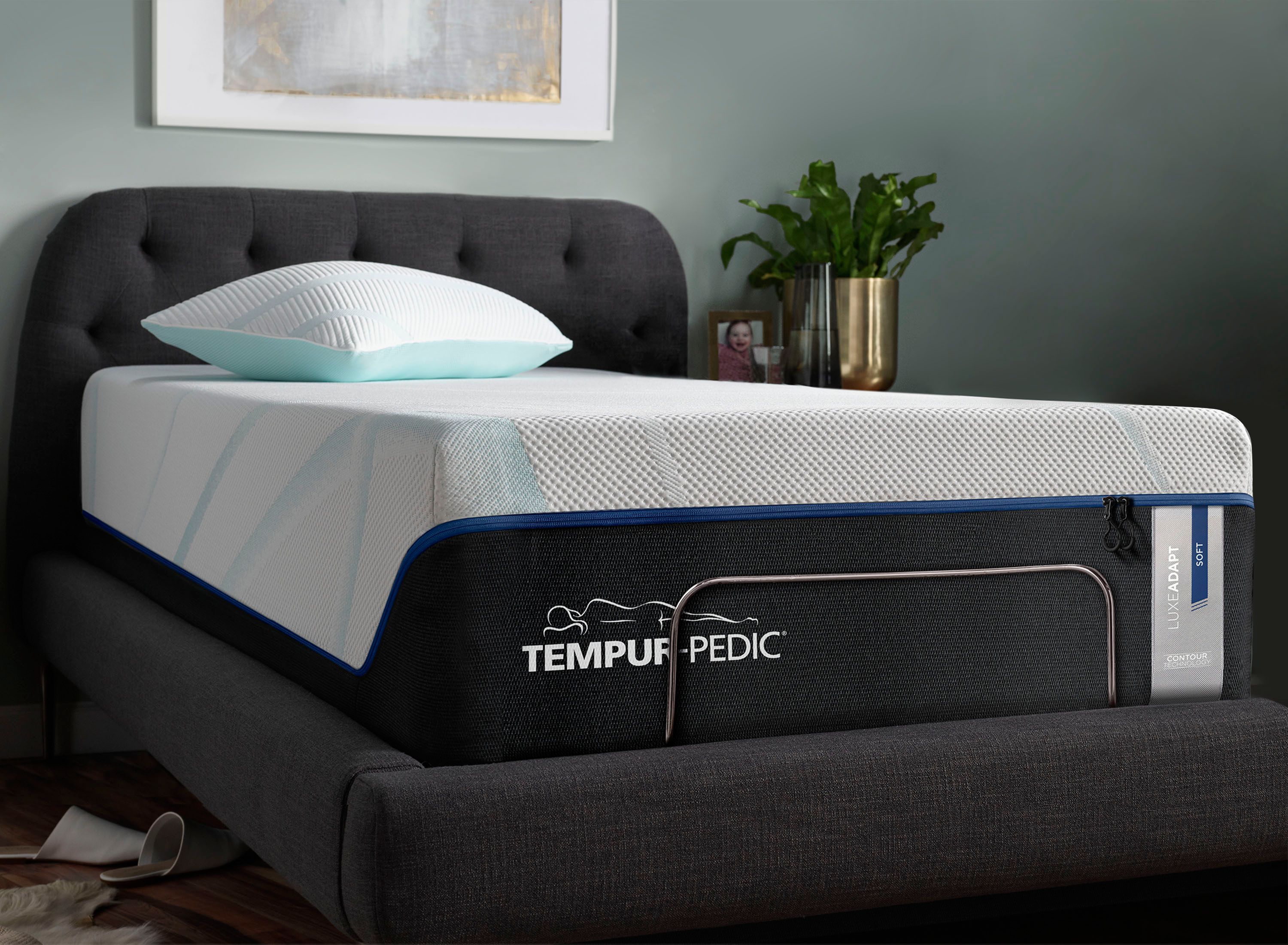 TempurPedic TEMPURLuxe Adapt Soft Memory Foam Twin XL Mattress Raymour & Flanigan